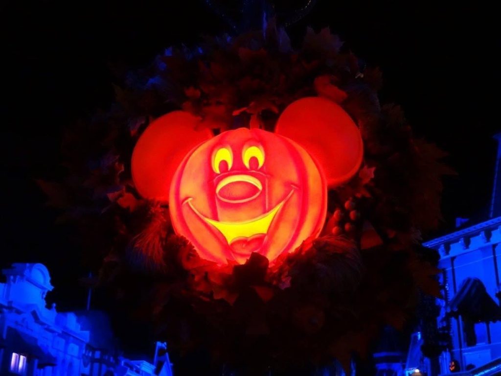 A Mickey pumpkin head